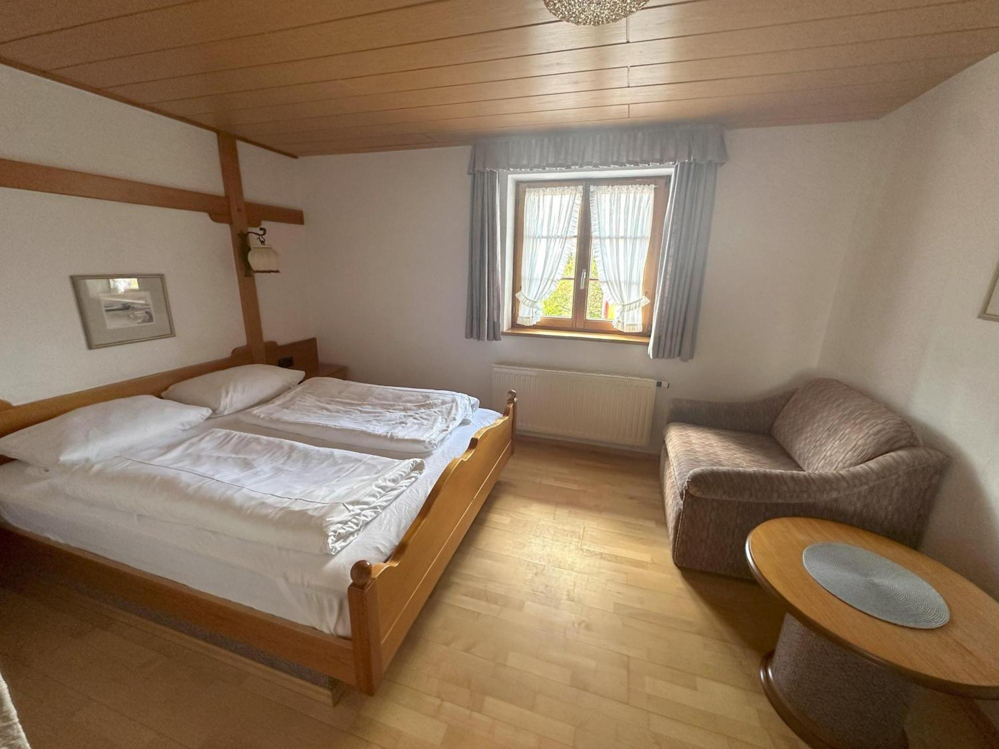 Hoehengasthaus Haldenhof Юберлинген Екстериор снимка